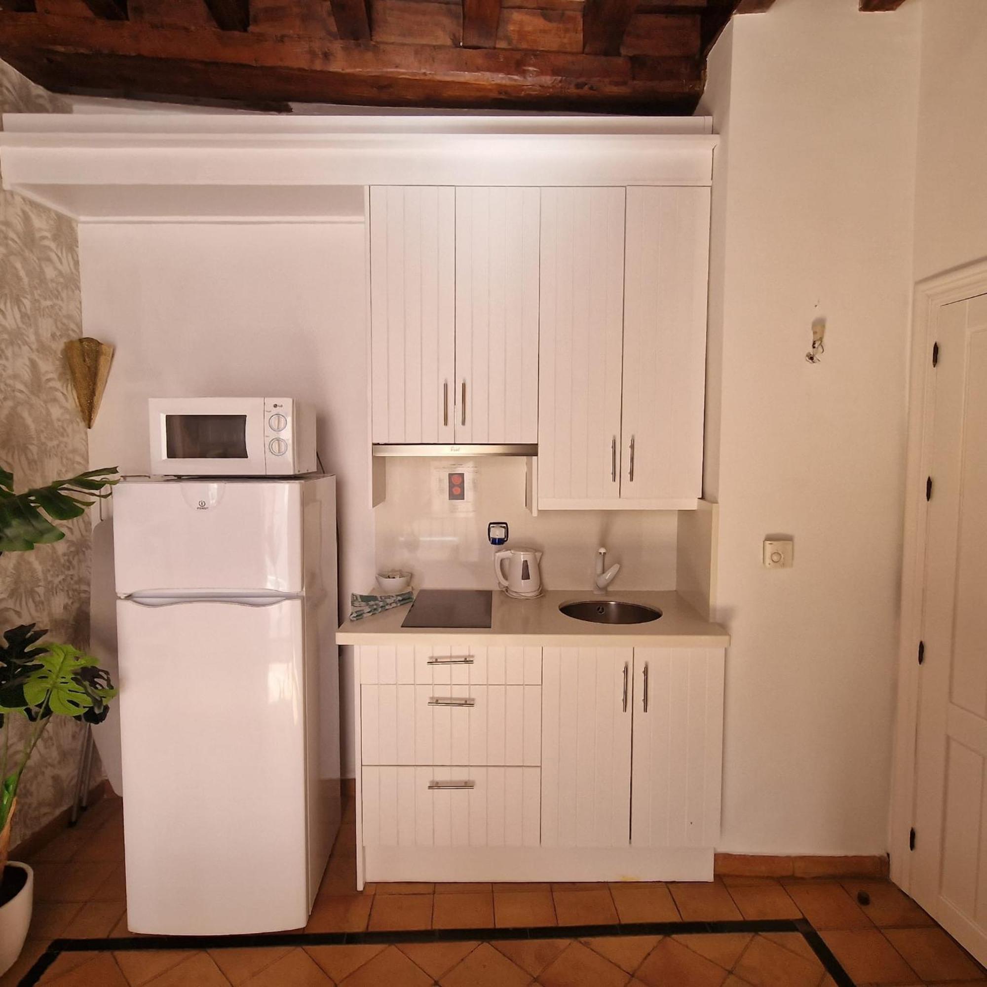 Adanar-Apartamentos Muralla Ziri Гранада Экстерьер фото